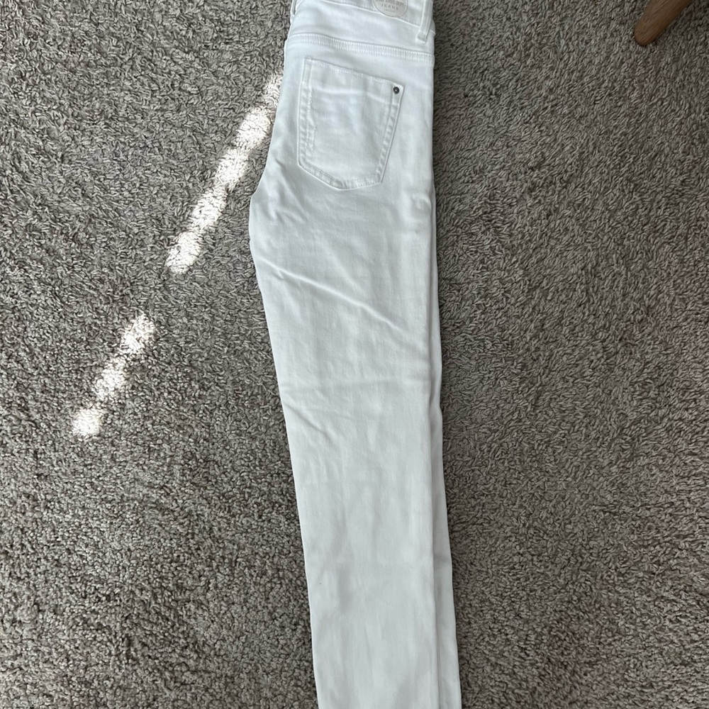 Zara Basic white denim jean